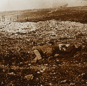 Tělo s palbou v dálce, c1914-c1918 od Unbekannt