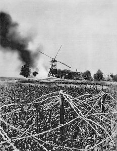 Bombardování větrného mlýna zápalnými granáty, Artois, Francie, první světová válka, 1915 od Unbekannt