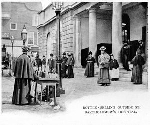 Prodej lahví mimo nemocnici St Bartholomews, Londýn, c1903 1903 od Unbekannt