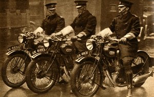 Britská policie na motorkách BSA, 1931, 1933. od Unbekannt