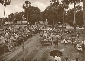 Barmský pohřeb. - Průvod vozů s obětinami, 1900. od Unbekannt