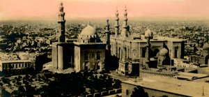 Káhira: Celkový pohled a mešita sultána Hassana, c1918-c1939. od Unbekannt