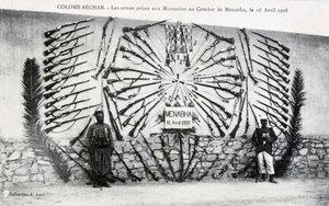 Ukořistěné zbraně z bitvy u Menabha, Colomb-Béchar, Alžírsko, c1910 od Unbekannt