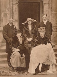 Křest prvního dítěte Marie, princezny Royalové, Goldsborough, Yorkshire, 1923 1935 od Unbekannt
