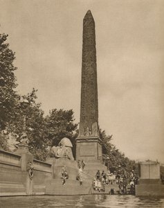 Kleopatřina jehla vytesaná čtrnáct set let před narozením Kleopatry, c1935. od Unbekannt