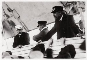 Hrabě Zeppelin a doktor Eckener v gondole Zeppelin, Schwaben, Německo, c1908-1917 1933 od Unbekannt