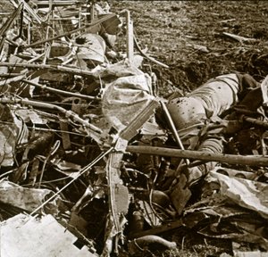 Havarované letadlo, Aisne, Francie, c1914-c1918 od Unbekannt