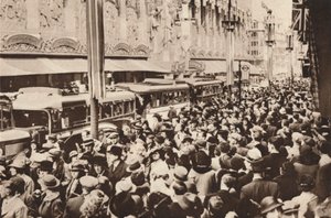 Davy na Oxford Street během státního svátku, který následoval po korunovaci krále Jiřího VI., 1937 od Unbekannt