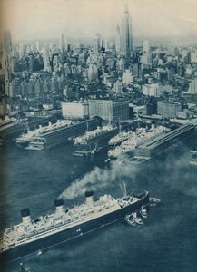Cunard White Star parník Berengaria, blížící se k molu Cunard, 1936 od Unbekannt