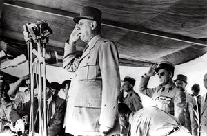 De Gaulle v Alžírsku, květen 1958 od Unbekannt