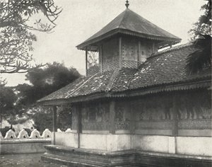 Dewale viz deska 58 na Dagobě posvátného zubu v Kandy, 1926 od Unbekannt