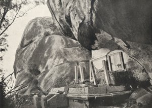 Die Rajagirilena genannte Stelle in den Felsen von Mihintale, wo Konig Devanampiya Tissa Zellen fur od Unbekannt