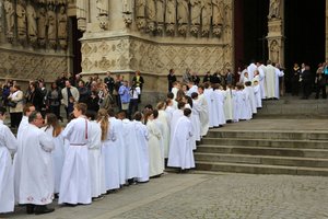 Vstupní průvodl. Biskupské svěcení. Katedrála v Amiens, Amiens, Francie od Unbekannt