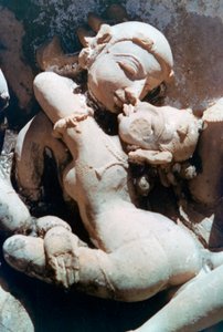 Erotická socha, Khajuraho, Indie. c950-1050. 20. století