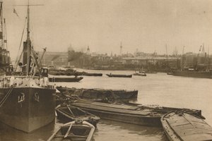 Věrné lodě, které slouží potřebám Londýna: Bazén od celnice po Billingsgate, c1935. od Unbekannt