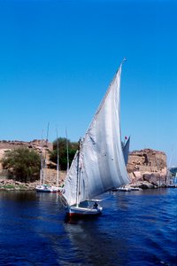 Feluccas na Nilu, Elephantine Island poblíž Asuánu, moderní Egypt od Unbekannt