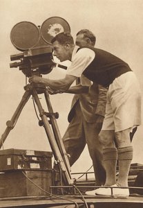 Filmař - Natáčení filmového záznamu na jednom ze svých každoročních táborů pro chlapce, 1927 1937 od Unbekannt