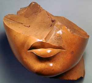 Fragmentární hlava královny, vláda Achnatona, egyptská, 18. dynastie od Unbekannt
