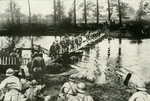 Francouzská vojska překračující řeku, 1919. od Unbekannt
