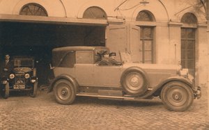 Garáž na kubánském velvyslanectví v Bruselu, Belgie, 1927. od Unbekannt