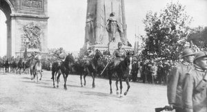 Generál Montuori a italští vojáci během vítězné přehlídky, Paříž, Francie, 14. července 1919 od Unbekannt