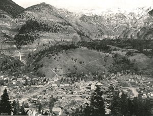 Celkový pohled na Ouray a Skalnaté hory, USA, 1895. od Unbekannt