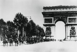 Němečtí vojáci pochodující Paříží, 14. června 1940 od Unbekannt