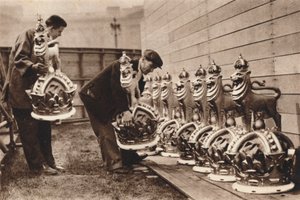 Zlacené koruny pro obchodní dům, 1937 od Unbekannt