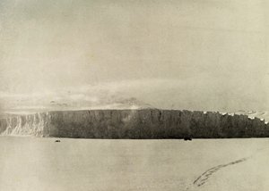 Ledovec jižně od Cape Barne, s motorem pohybujícím se po mořském ledu, c1908, 1909. od Unbekannt