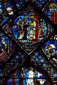 gotická architektura. Histoire de Charlemagne (detail): Karel Veliký (742-814) obdržel Konstantin I., byzantský císař. Vitráže severní ambulantní, absidiální. Cathedrale de Chartres. od Unbekannt