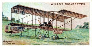 Henri Farman ve dvouplošníku Farman, francouzský letec a konstruktér letadel, c1909 od Unbekannt