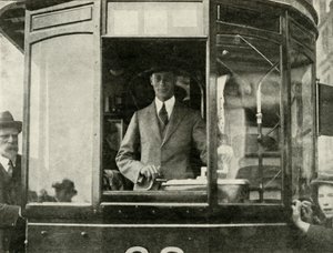 Jeho Veličenstvo řídí tramvaj ulicemi Glasgow ..., 1924, 1937. od Unbekannt