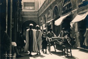 In The Bazaar, Tunis, Egypt, 1936 od Unbekannt