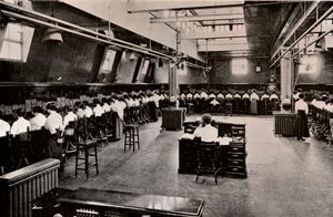 Ve velké telefonní ústředně, c1916 od Unbekannt
