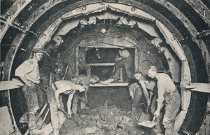 Inside a Greathead Tunneling Shield, 1926 od Unbekannt