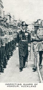 Inspecting Guard of Honor, Auckland, 1927 1937 od Unbekannt