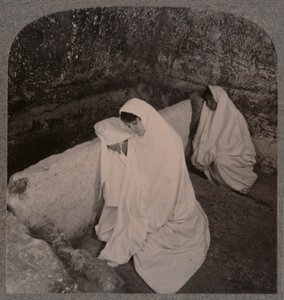 Interiér Kristova hrobu, c1900 od Unbekannt