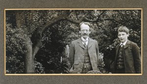 JJ Thomson se svým synem Georgem, c 1909 od Unbekannt