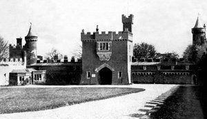Nádvoří hradu Killyleagh, Killyleagh, County Down, Severní Irsko, začátek 20. století od Unbekannt