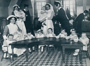 Kingsway Hall jesle pro děti s otci ve válce a matkami, které pracují, 1914 od Unbekannt