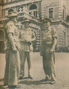 Vedoucí představitelé barmského tažení se setkali v Rangúnu poté, co města padla 3. května 1945, 1945 od Unbekannt