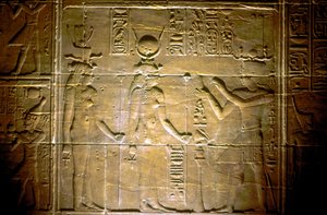 Vápencový reliéf v chrámu Philae, starověký egyptský od Unbekannt