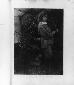 Lionel Tennyson s lukem a šípy“ od Unbekannt