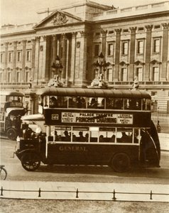 Londýnský nový autobus do každého počasí, 1927, 1935. od Unbekannt