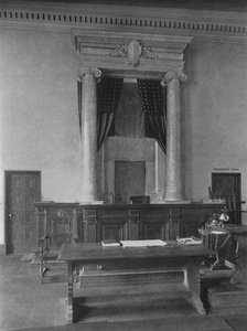 Smírčí stůl v soudní síni, Third District Court, New York City, 1924 od Unbekannt