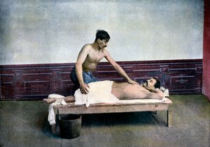 Muž na masáži v lázeňském domě, c1890 od Unbekannt