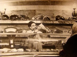 Masný pult v sovětském obchodě s potravinami, SSSR, 1960 od Unbekannt