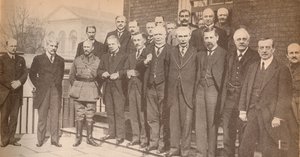 Pan Lloyd George, předseda vlády, a někteří z jeho kolegů v roce 1917, c1917, 1935 od Unbekannt