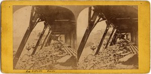Magistrát Paříže (1871): pohled na nábřeží Villette. Anonymní fotografování. Tisk na karton. Ztlumit. 17x6 cm od Unbekannt