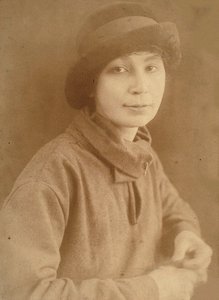 Natalia Sergeevna Goncharova 1881-1962 v Paříži, 1917. od Unbekannt